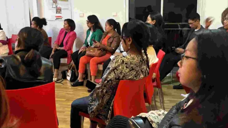 Move up talk 2 - Madagascar 2